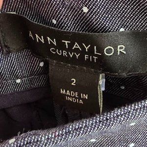Ann Taylor Cropped Denim Blue Curvy Fit Polka Dot Mid Rise Pants Size 2 NWT